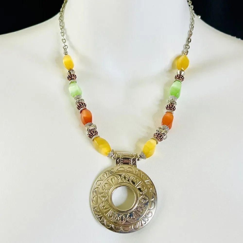 Vintage Southwest Style Pendant Beaded Necklace Colorful Multicolor Spring 1419